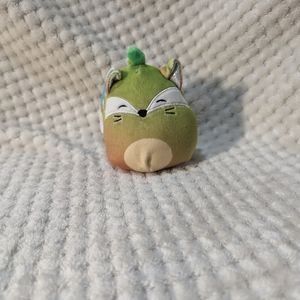 Fifi the fox squishmellow clip